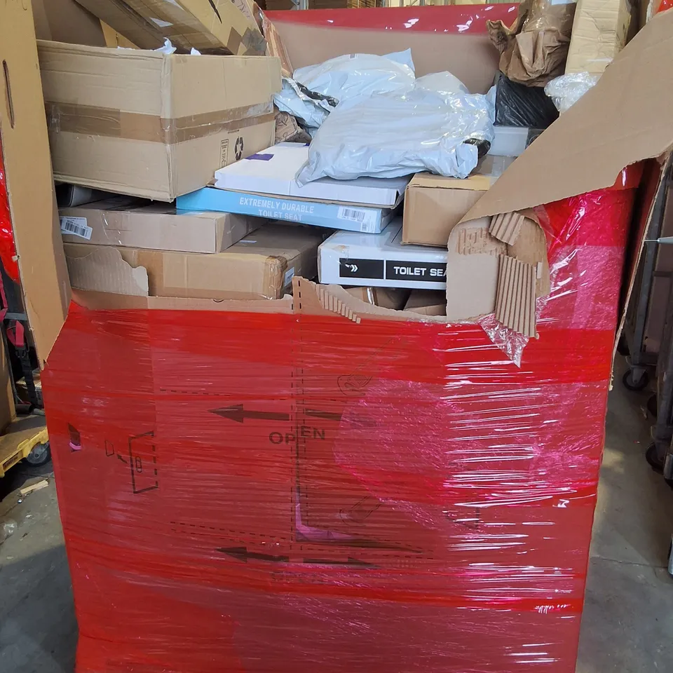 PALLET OF ASSORTED HOUSEHOLD ITEMS TO INCLUDE STAINLESS STEEL CAT LITTER BOX,MULTIPLE TOILET SEATS AND JIGSAW MATT