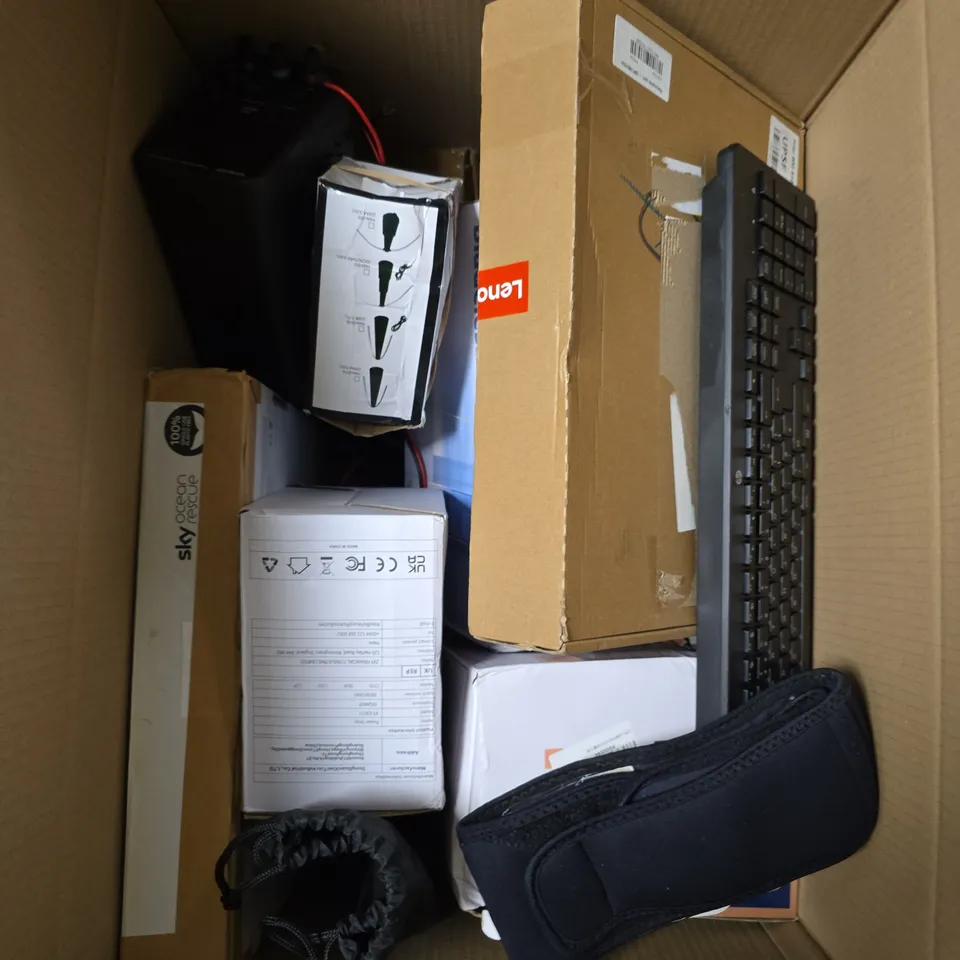 APPROXIMATELY 15 ASSORTED ELECTRICAL PRODUCTS TO INCLUDE EXTENSION SOCKET, FLY REPELLER, KEYBOARD ETC 