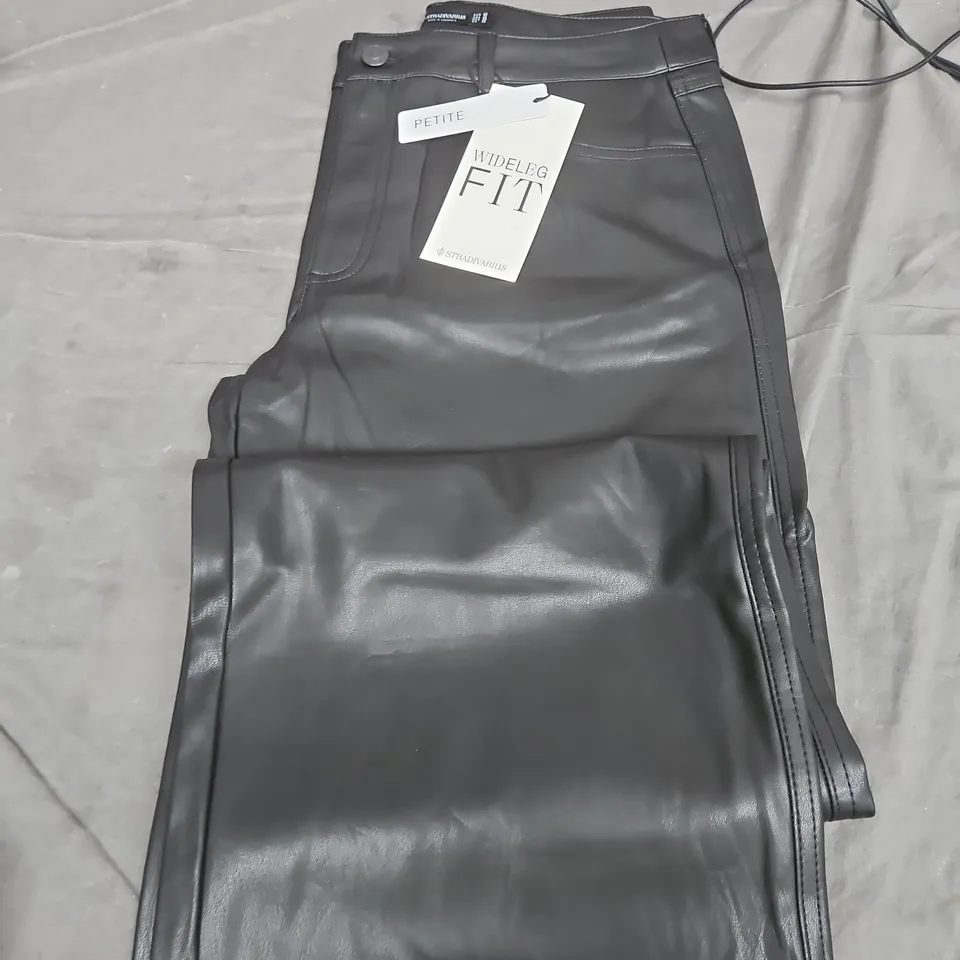 STRADIVARIUS PETITE WIDE-LEG FIT TROUSERS – BLACK FAUX LEATHER