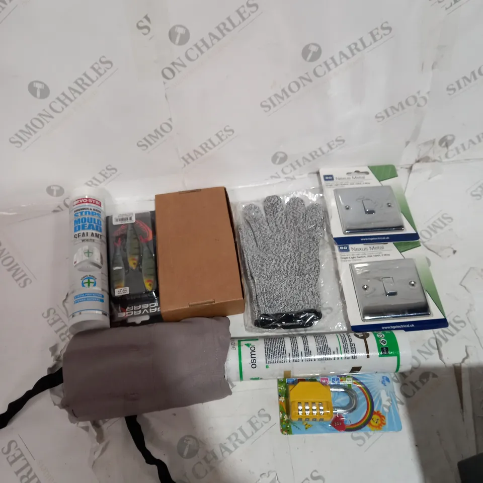 TOTE OF APPROXIMATELY 15 ASSORTED HOUSEHOLD ITEMS TOO INCLUDE GLOVES , LIGHT SWITCHES AND LOCKS 