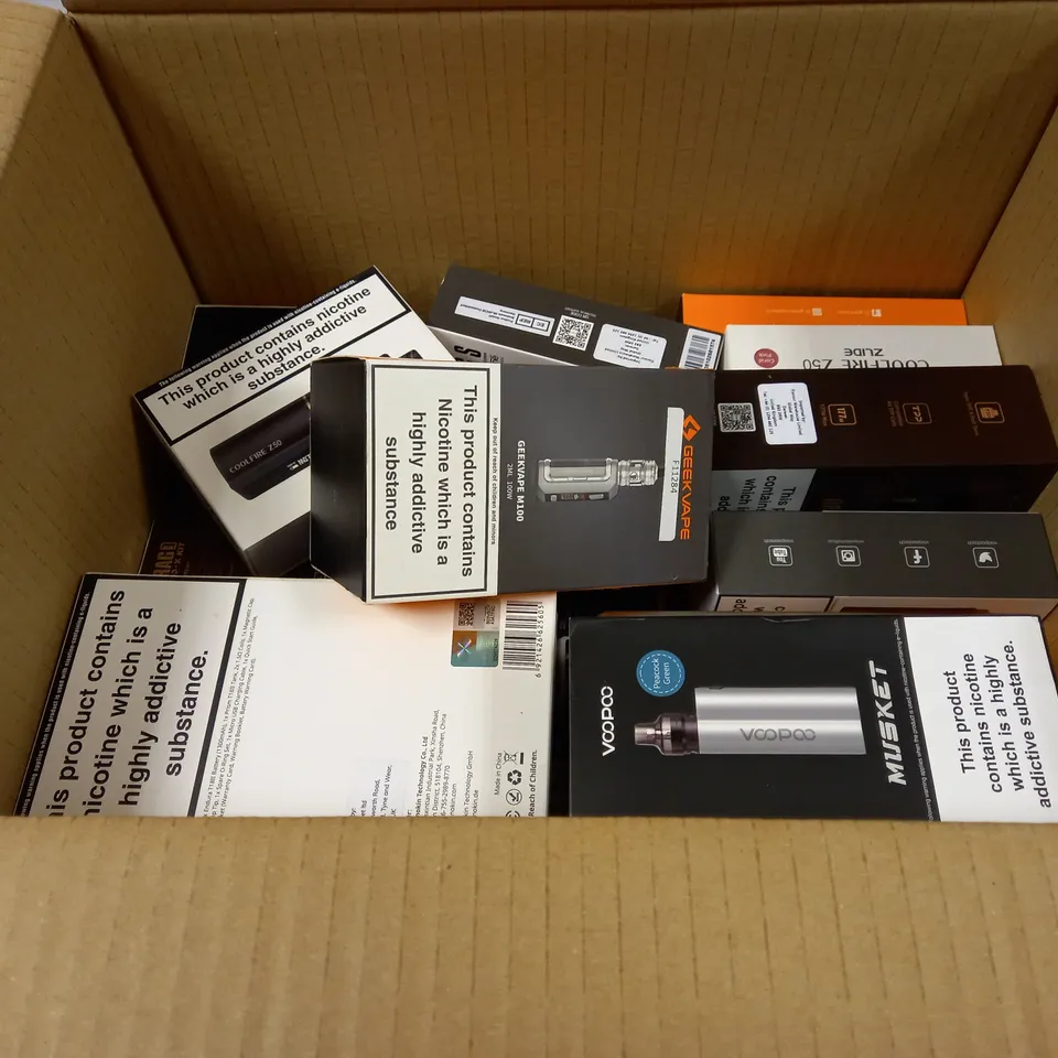 BOX OF APPROXMATELY 30 E-CIGARETTES AND LIQUIDS TO INCLUDE VOOPOO ARGUS GTII, GEEKVAPE M100 2ML 100W, VOOPOO MUSKET, ETC
