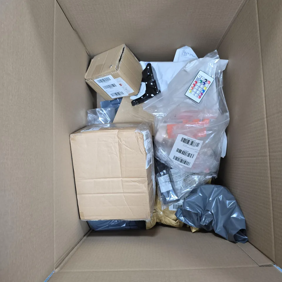 BOX OF APPROXIMATELY 15 ASSORTED HOUSEHOLD ITEMS TO INCLUDE: CK IN2U AND THE KIND EDIT CO GIFT SET