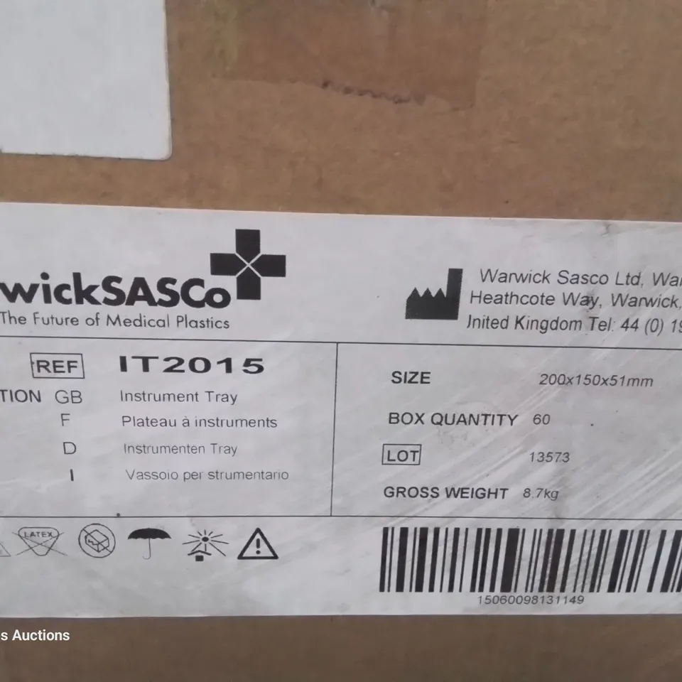 PALLET CONTAINING APPROXIMATELY 30 CASES EACH CONTAINING 80 PLASTIC INSTRUMENT TRAYS 200 × 150 × 51mm
