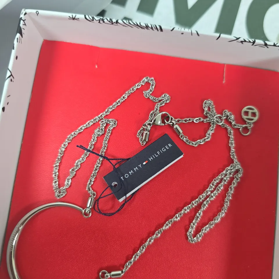 TOMMY HILFIGER NECKLACE