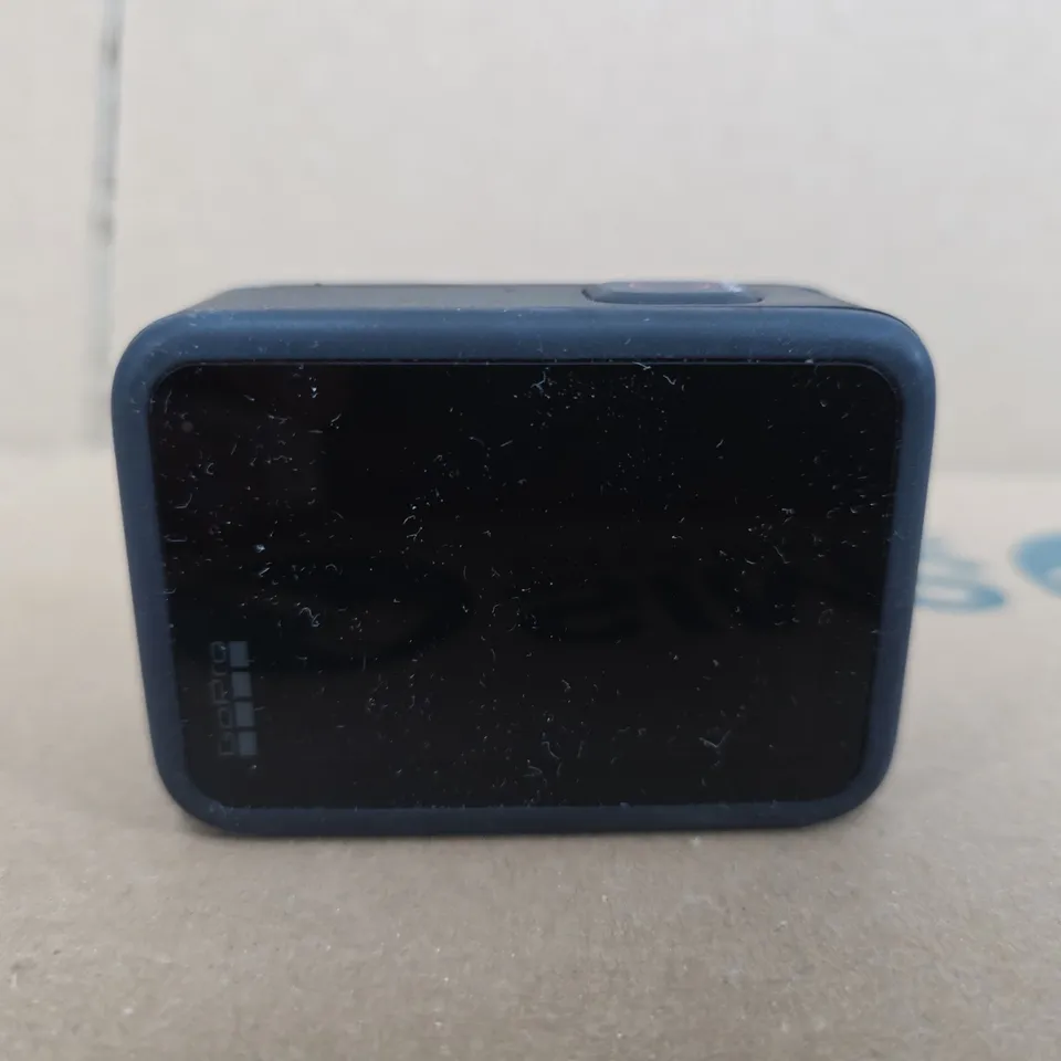 GOPRO HERO10 BLACK ACTION CAMERA WITH USB CABLE & SPARE BATTERY