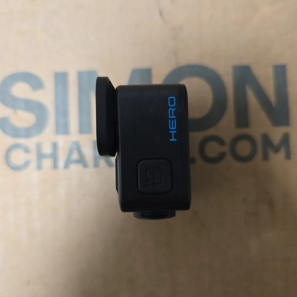 GOPRO HERO ACTION CAMERA (BLACK) WITH MOUNTING ACCESSORIES