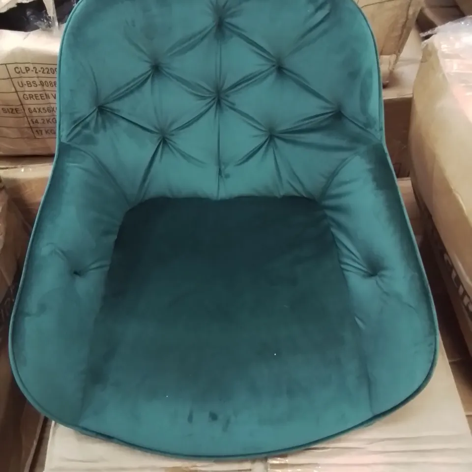 A BOXED PAIR OF GREEN VELVET UPHOLSTERED DINING ROOM CHAIRS 