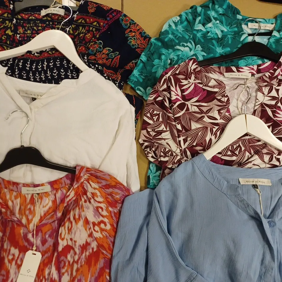BOX OF APPROX 6 ASSORTED ITEMS OF MAISON DE NIMES CLOTHING IN VARIOUS SIZES AND STYLES