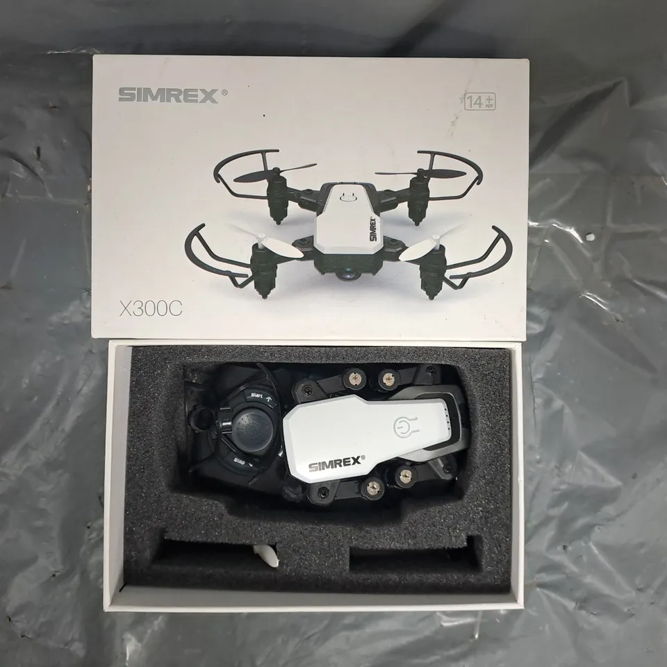 SIMREX X300C QUADCOPTER FOLDABLE DRONE