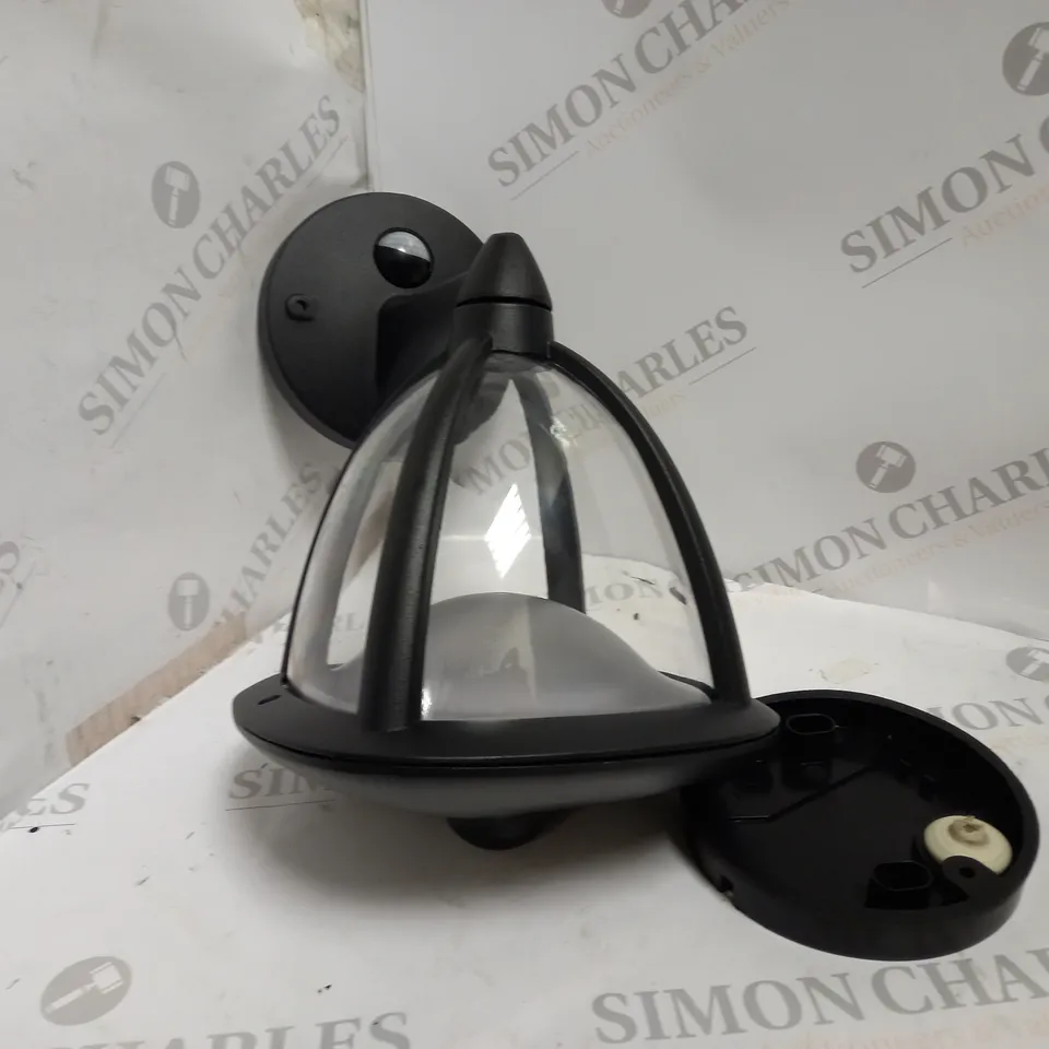 ROBIN LED OUTOODR WALL LANTERN