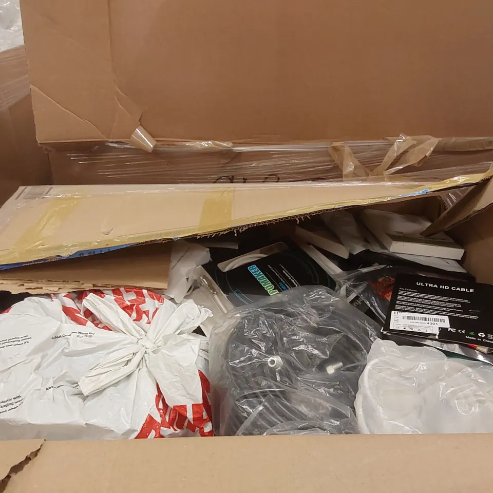 PALLET CONTAINING A LARGE QUANTITY OF ASSORTED CABLES INCLUDING: USB TYPE C CABLES, HDMI CABLES, ETHERNET CABLES ECT