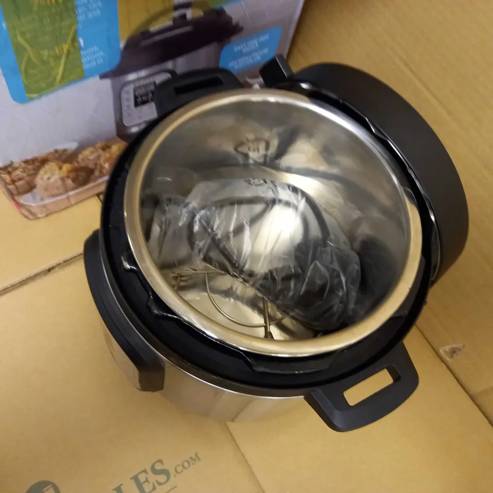 INSTANT POT DUO MINI PRESSURE COOKER