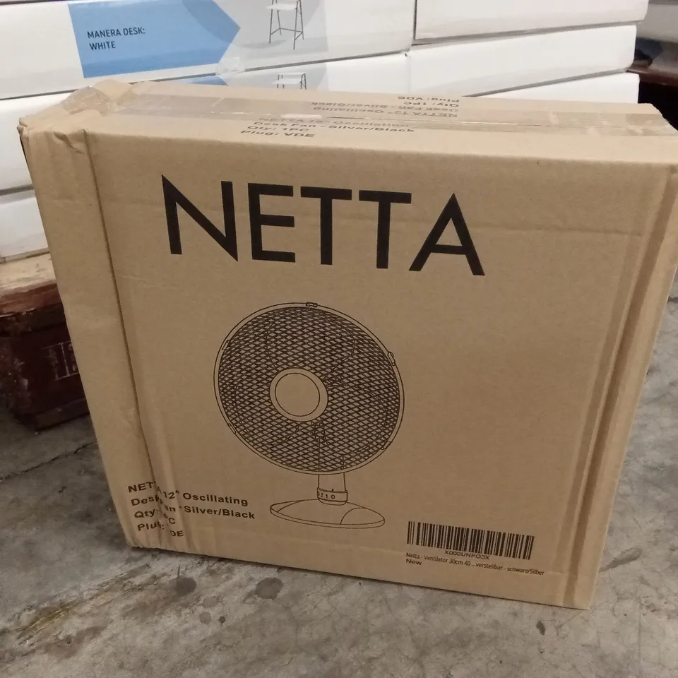 BOX TO CONTAIN 4 x NETTA 12-INCH OSCILLATING DESK FANS - SILVER/BLACK