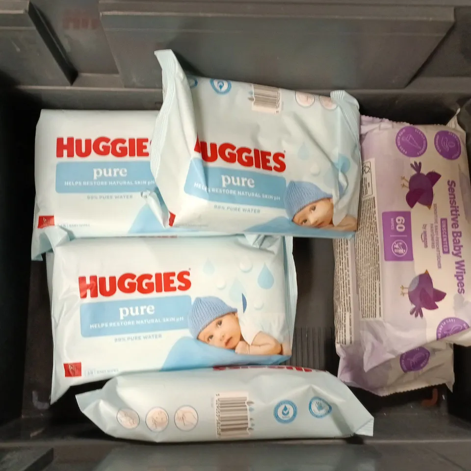 LOT OF APPROXIMATELY 10 PACKS OF BABY WIPES TO INCLUDE HUGGIES