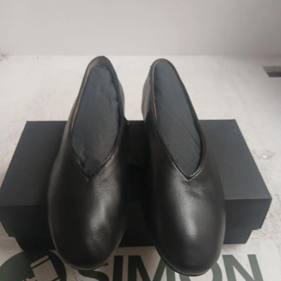 MASSIMO DUTTI BLACK LEATHER LOAFERS – UK 7