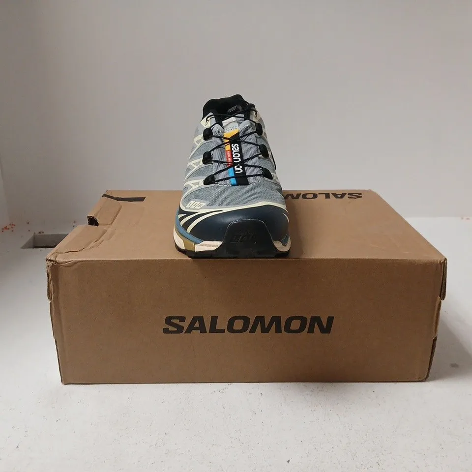 BOXED PAIR OF SALOMON XT-6 TRAINERS IN QUARRY/BLEACHED SAND/CUMIN SIZE UK 6