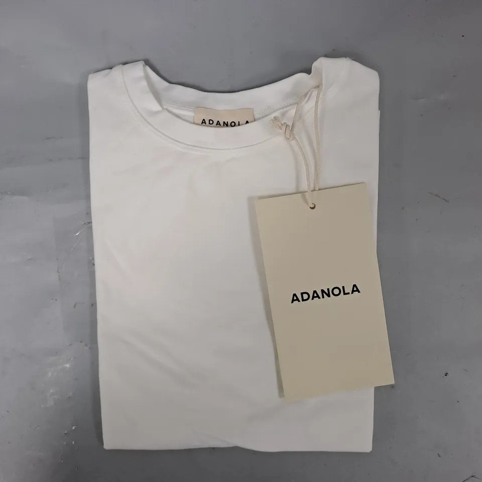 ADANOLA SHORT SLEEVE TOP IN WHITE SIZE MEDIUM 