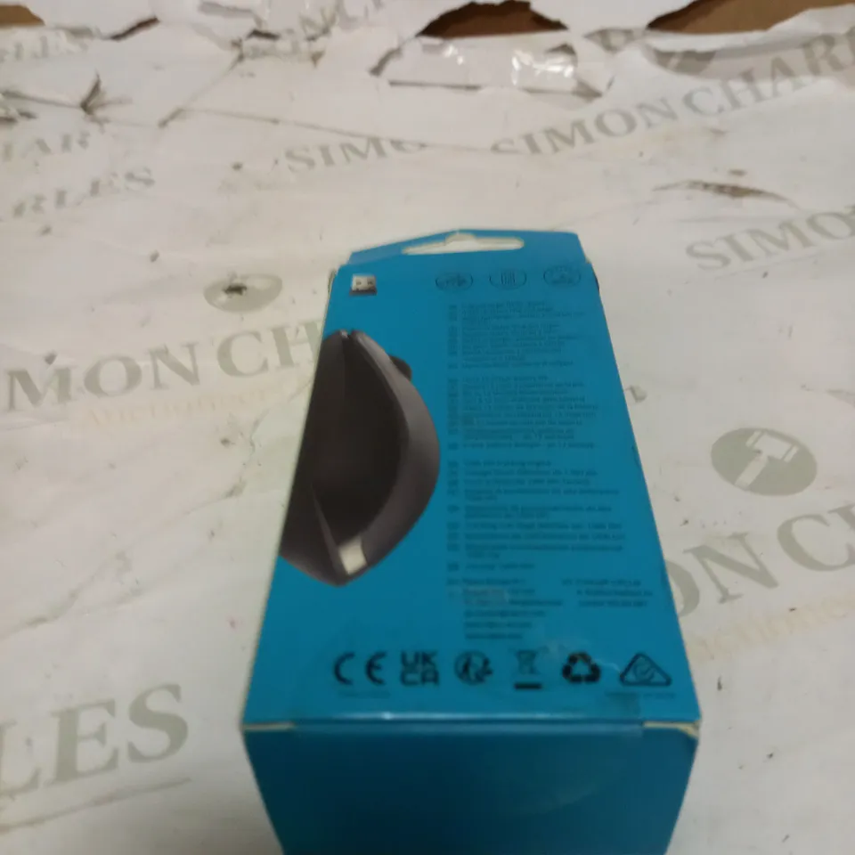 LOT OF 10 ASSORTED MOUSES , AUDIO CONNECTORS , EXFOLIATOR AND WEBCAMS