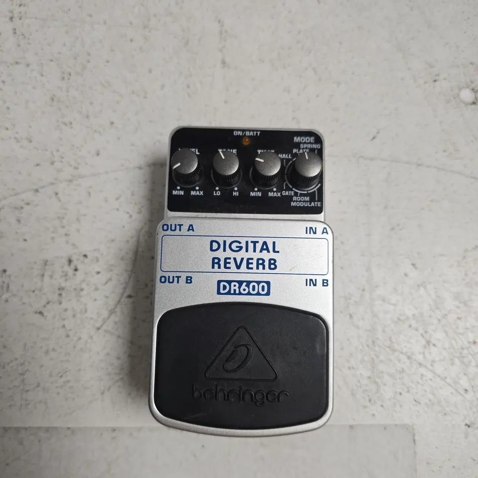 BEHRINGER DR600 DIGITAL REVERB GUITAR EFFECTS PEDAL