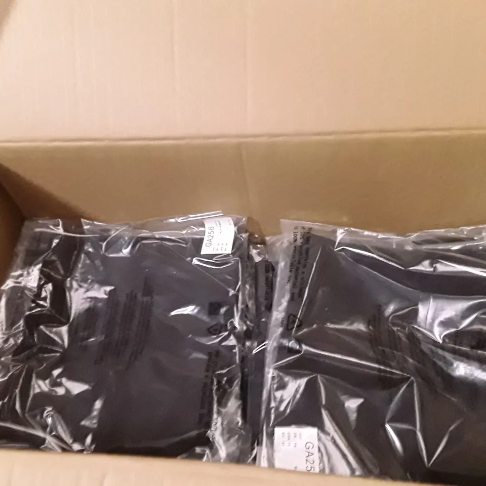 BOXED BRAND NEW SIMPLY BE PIPING VEST SIZE 14 BLACK AND WHITE COLOUR APPROXIMATELY 15 PIECES 