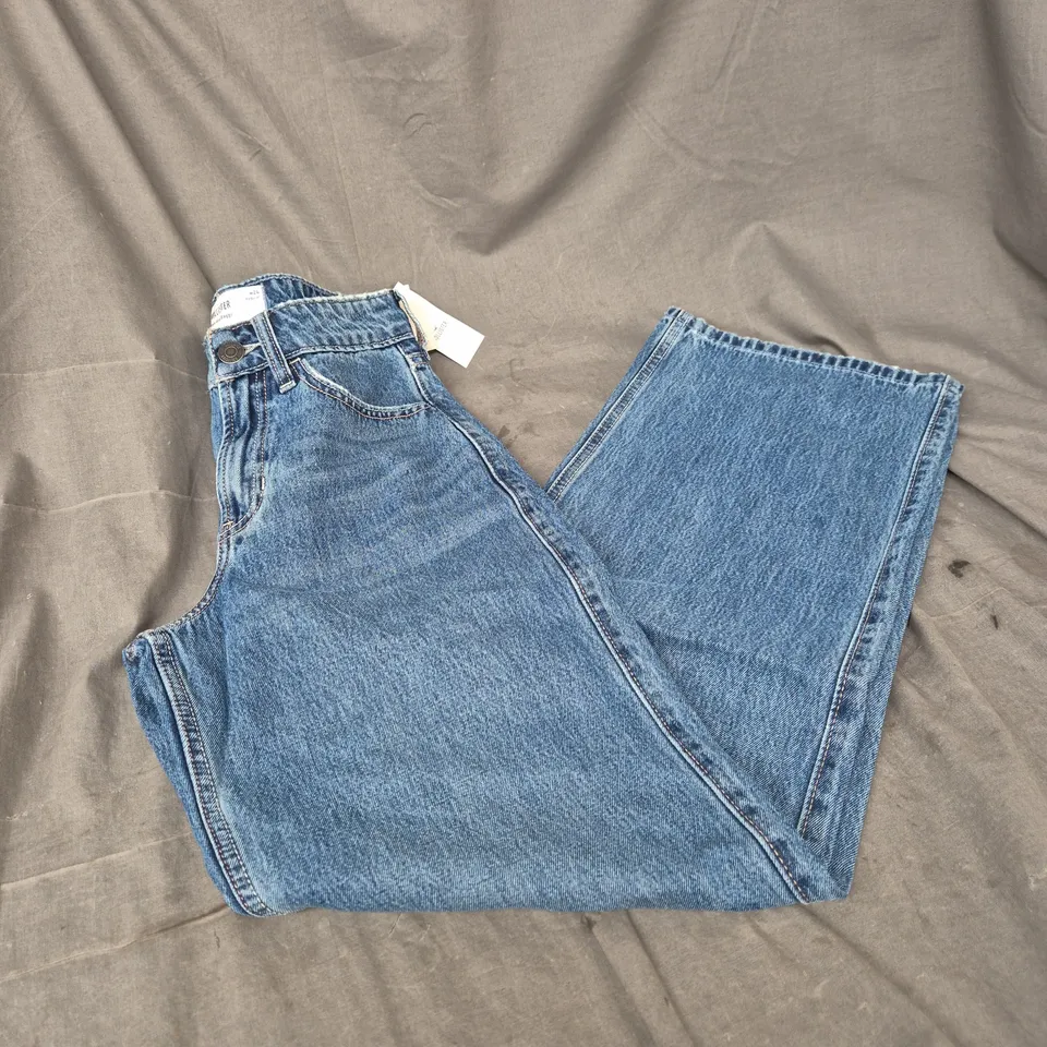 HOLLISTER WOMEN'S HIGH-RISE BAGGY JEANS – LIGHT WASH, W24 REGULAR