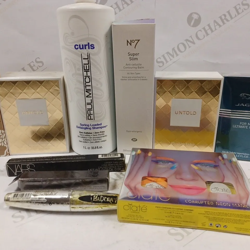 BOX OF APPROX 10 ASSORTED BEAUTY PRODUCTS TO INCLUDE ELIZABETH ARDEN UNTOLD EAU DE PARFUM, NO.7 CONTOURING BALM, JAGUAR FOR MEN EAU DE TOILETTE, ETC 