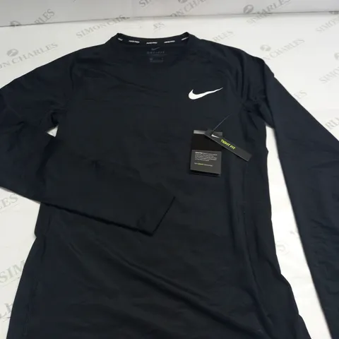 NIKE DRI-FIT WHITE MENS T-SHIRT - XLNIKE PRO TIGHT FI TLONG SLEEVE TOP - M