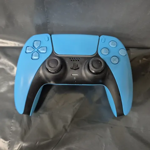 SONY PLAYSTATION 5 CONTROLLER IN LIGHT BLUE (CFI-ZCT1W)