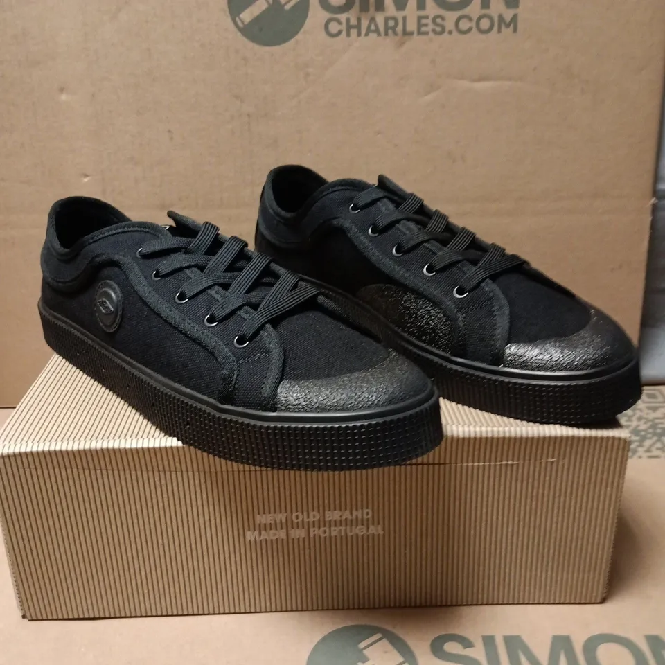 SANJO LACE UP PUMPS BLACK SIZE EU 44