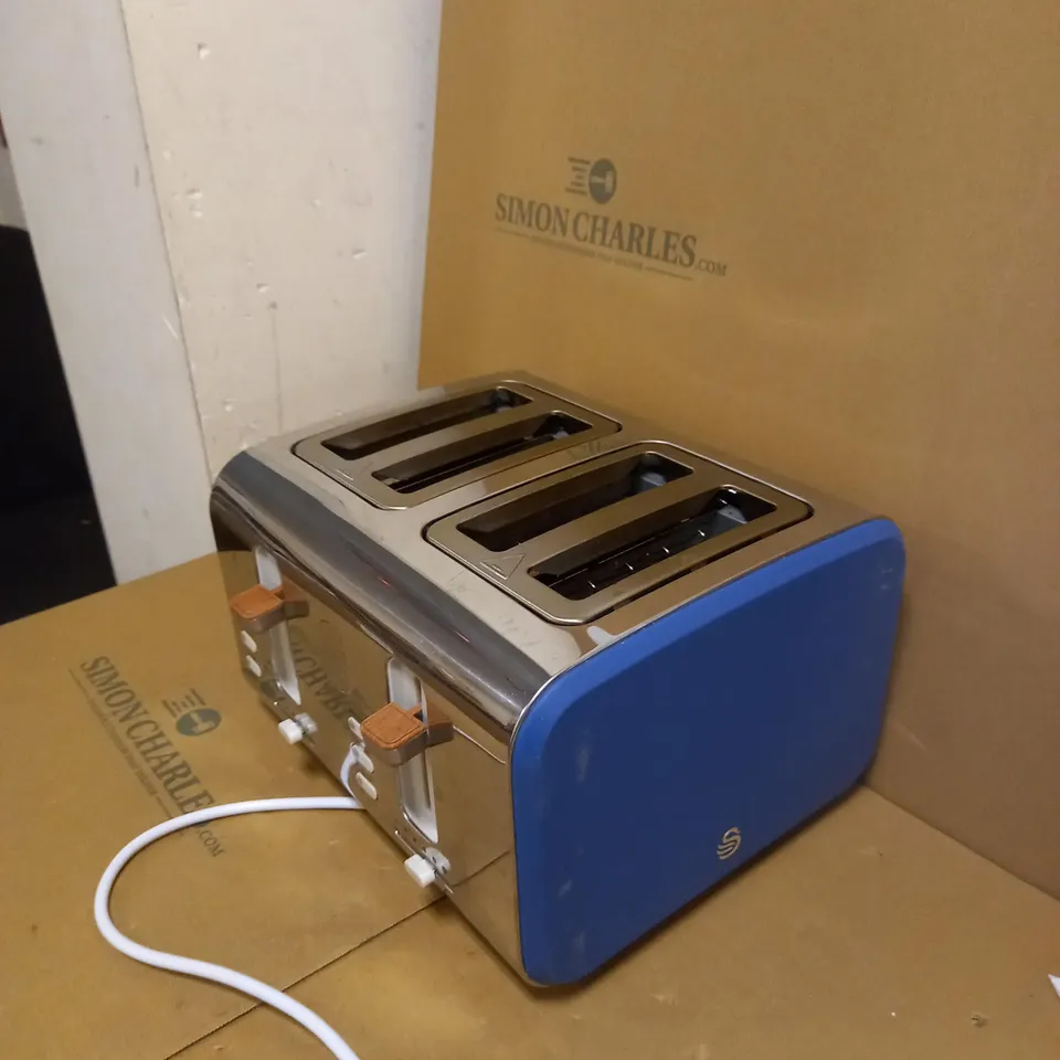 SWAN NORDIC 4 SLICE TOASTER BLUE