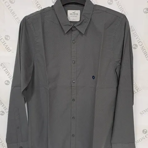HOLLISTER EPIC FLEX STRETCH SHIRT IN GREY SIZE L