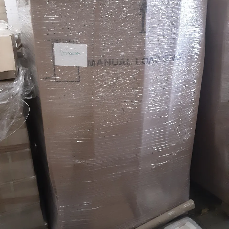 LARGE PALLET OF ASSORTED HOMEWARE ITEMS TO INCLUDE SMALL BINS, CHUNKY YARN, STORAGE BASKETS ETC