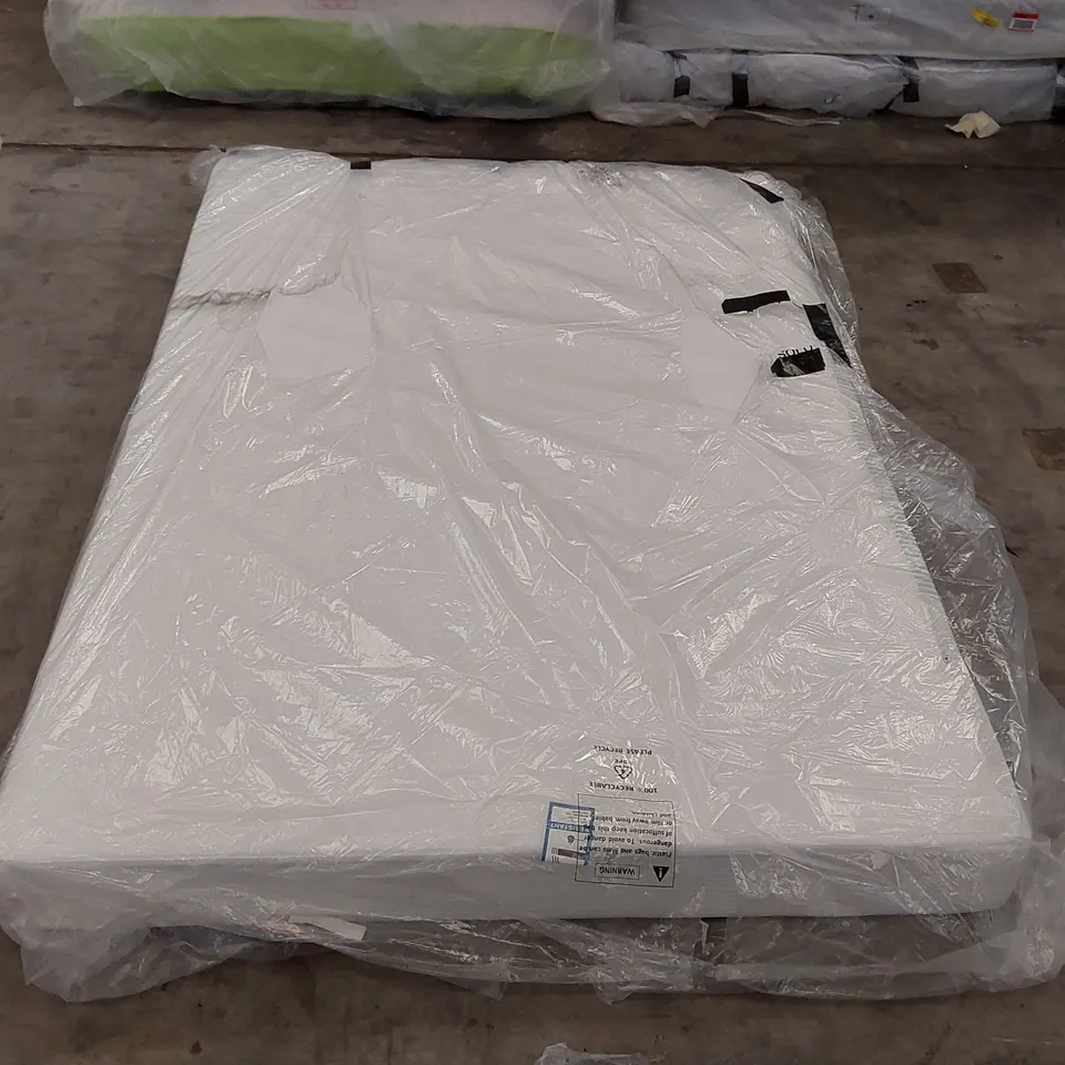 QUALITY BAGGED SILENTNIGHT 4'6" DOUBLE 3 ZONE MEMORY FOAM MATTRESS 