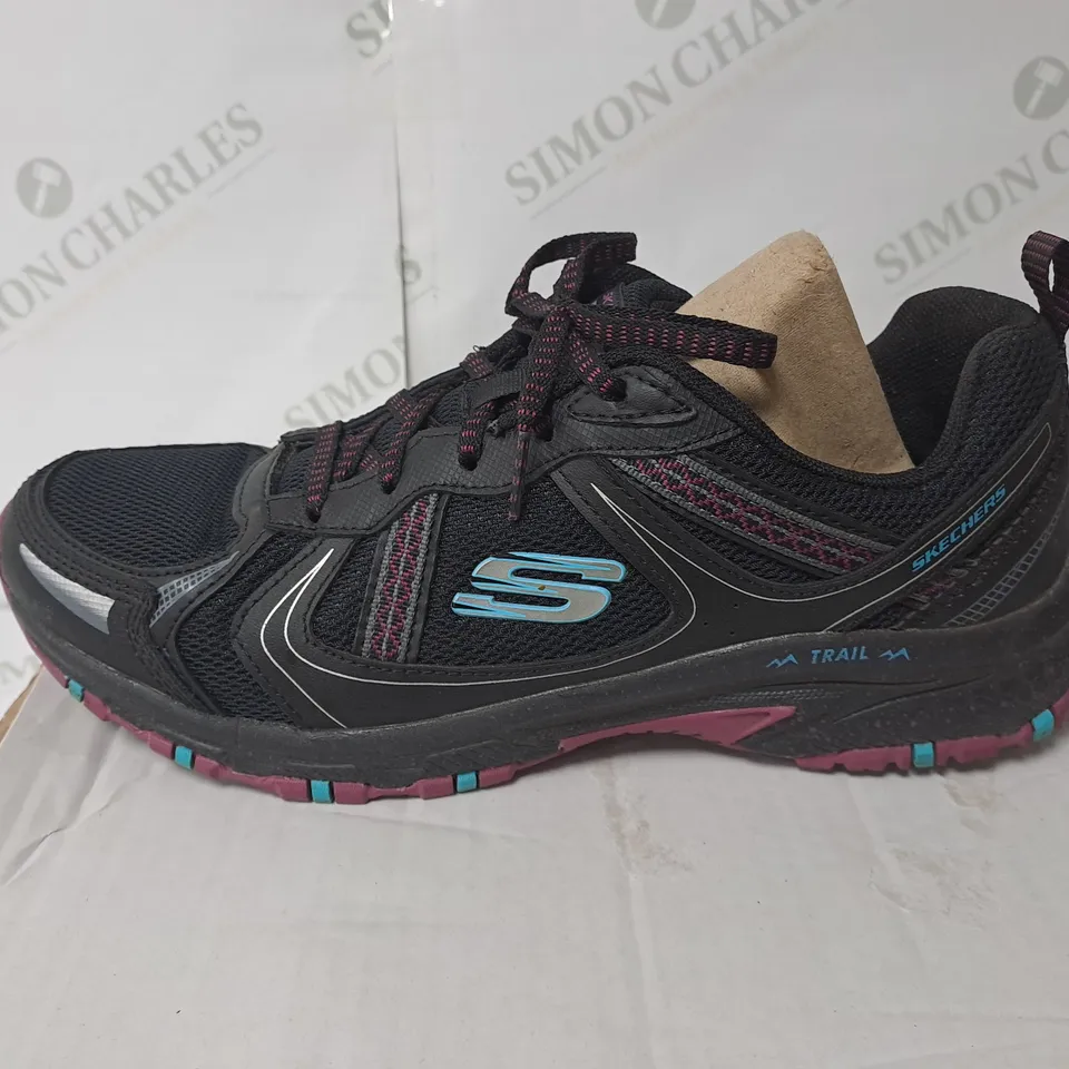 SKECHERS TRAIL TEAINERS BLACK SIZE 6