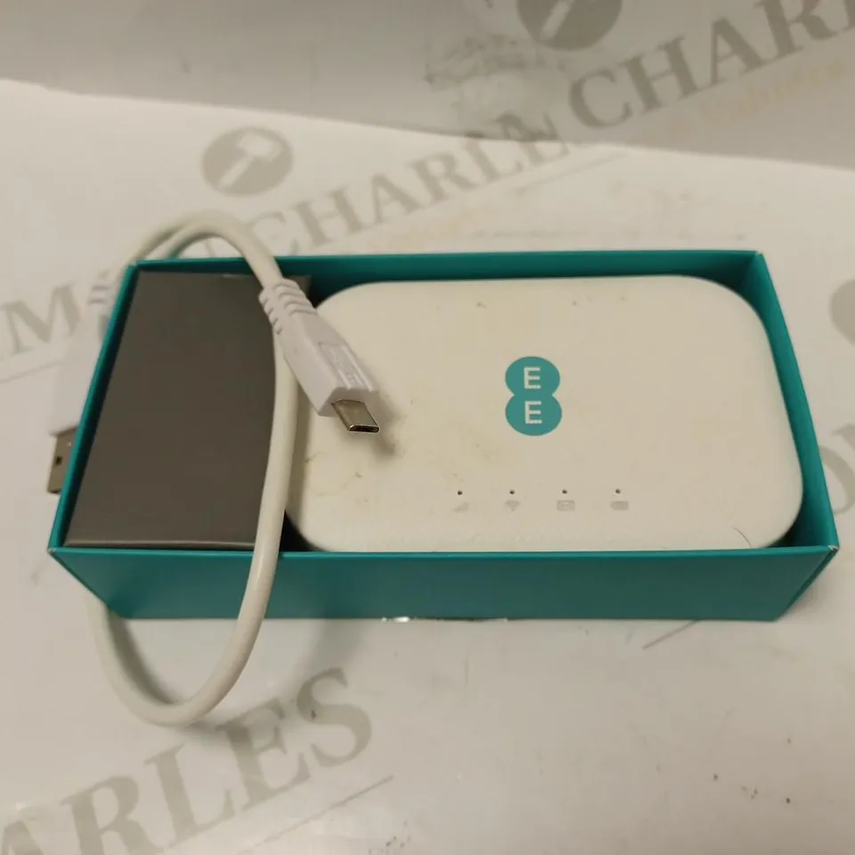 EE MINI WIFI HUB