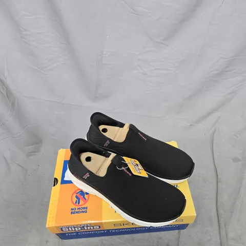 SKECHERS HANDS FREE SLIP-INS SLIP-ON SHOES – BLACK (UNISEX) UK 6