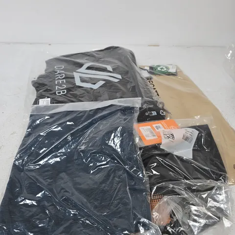 APPROXIMATELY 37 ASSORTED BRAND NEW REGATTA CLOTHING ITEMS IN VARIOUS SIZES, STYLES & COLOURS TO INCLUDE FINGAL STRETCH TOP, CAMBER JACKET ETC