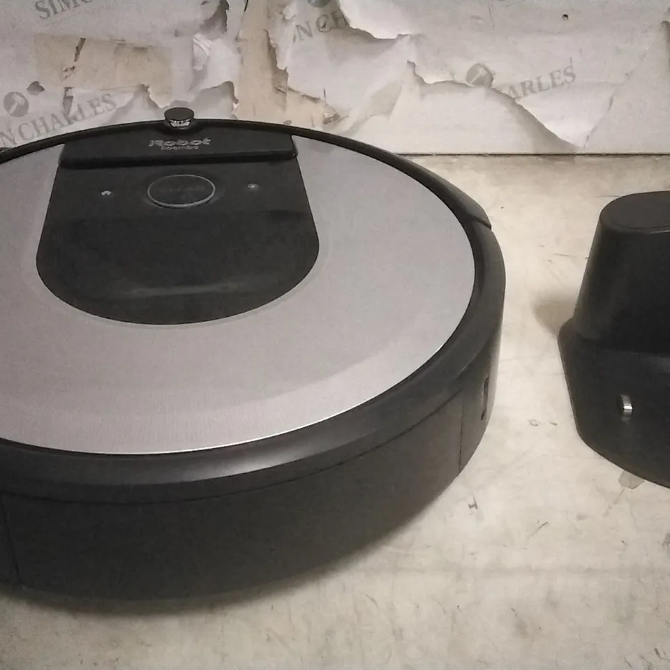 BOXED IROBOT I7 ROOMBA ROBOT VACUUM CLEANER