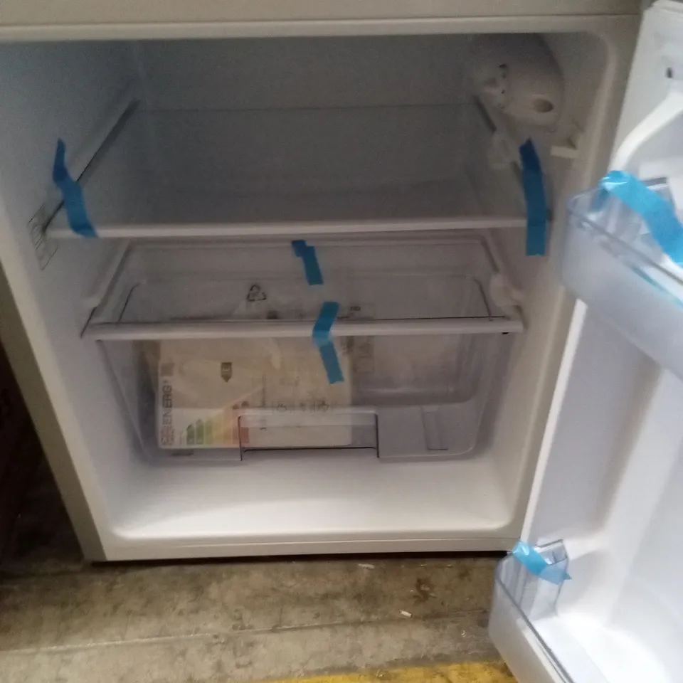 FRIDGE FREEZER