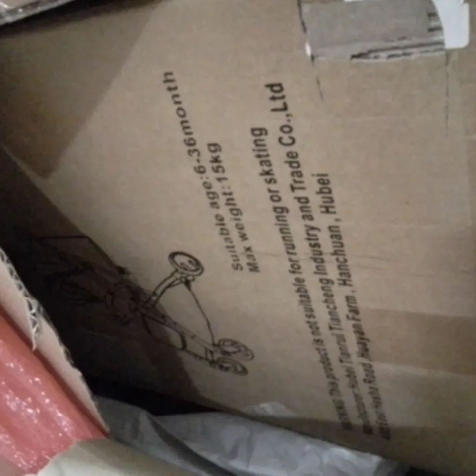 PALLET CONTAINING VARIOUS ASSORTED BOXED HOUSEHOLD ITEMS TO INCLUDE: KIDS CAR SEAT, CAT LITTER BOX, PET BED, PUSHCHAIRS AND LOTS MORE UNMARKED BOXED ITEMS 