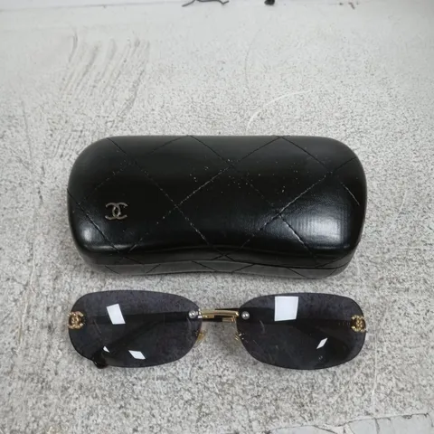CHANEL SUNGLASSES – BLACK WITH CASE 