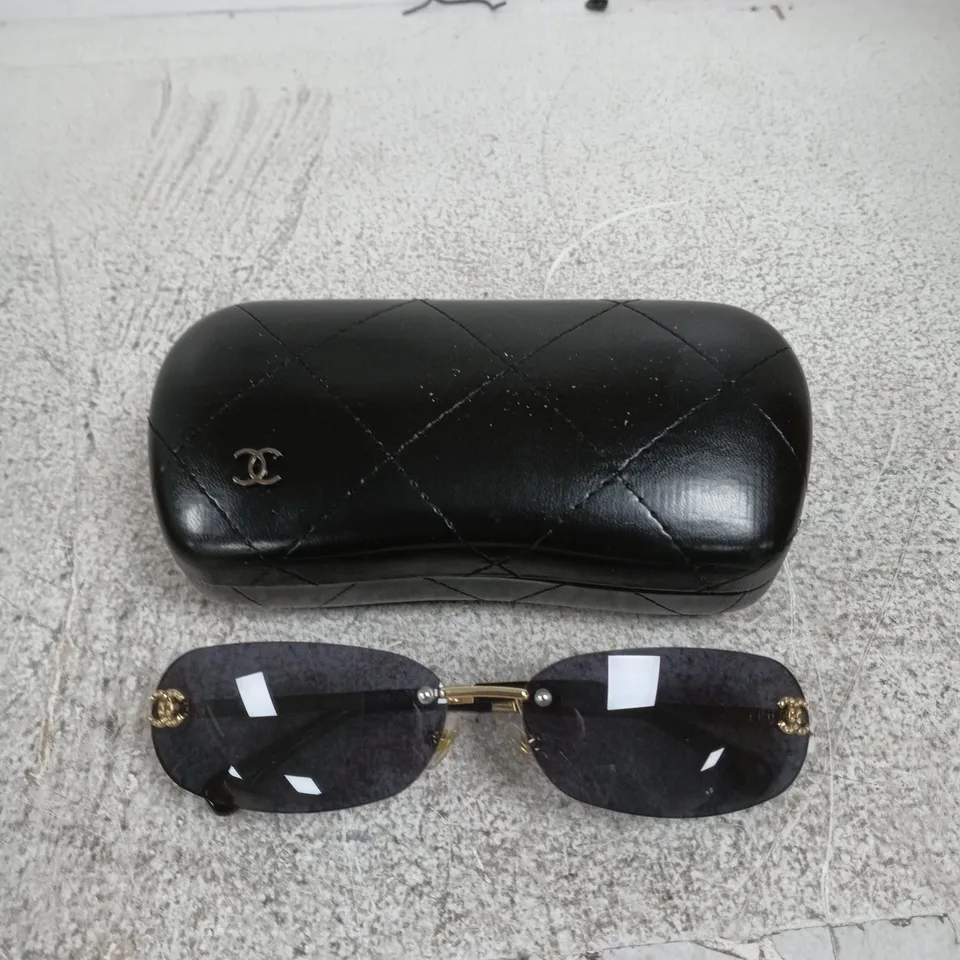 CHANEL SUNGLASSES – BLACK WITH CASE 