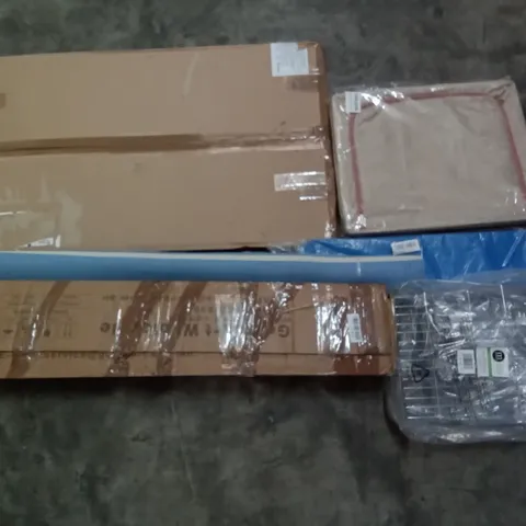 PALLET OF ASSORTED ITEMS INCLUDING M-DESIGN OVER CABINET WASTE AND STORAGE BASKETS, BLUE ROPE SWING, 2 IN 1 WHITEBOARD AND GREY FELT BOARD WITH ALUMINIUM FRAME, BLUE OUTDOOR AND PATIO CARPET