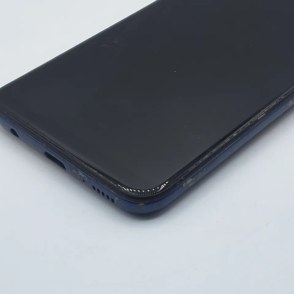 UNBOXED SAMSUNG A20E 32GB IN BLUE 