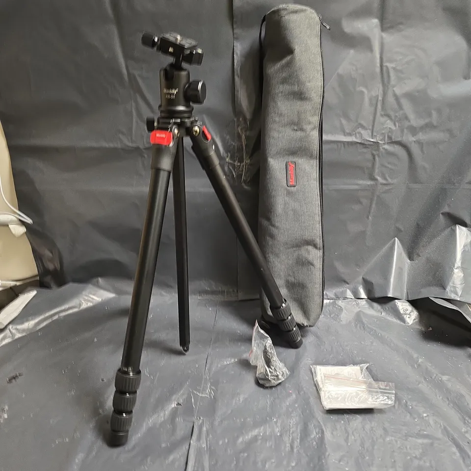 MANBILY TRIPOD WITH CARRY CASE