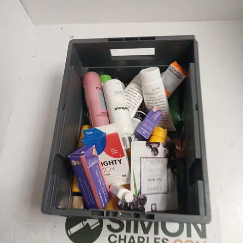 TOTE OF APPROXIMATELY 20 ASSORTED COSMETICS TO INCLUDE: BSSET CURL CREAM