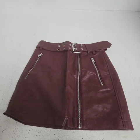 TOPSHOP BURGUNDY LEATHER-EFFECT MINI SKIRT – UK 6 