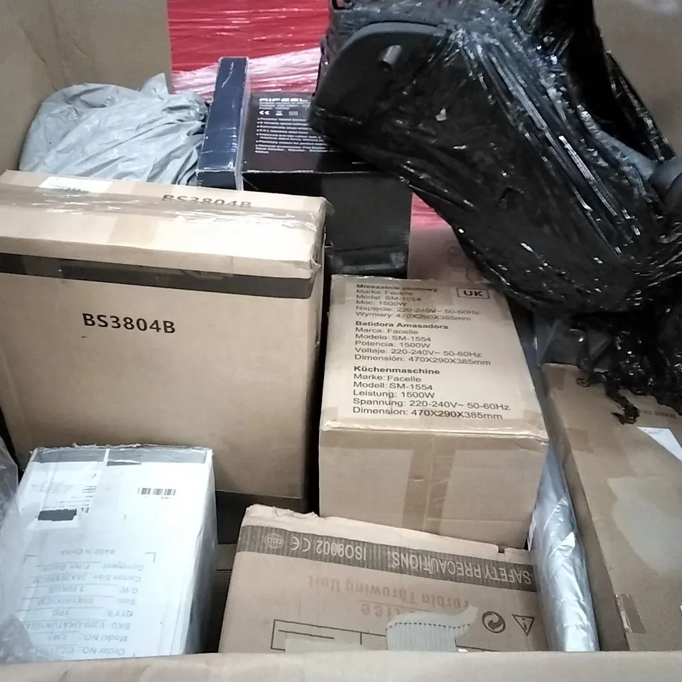 PALLET OF ASSORTED ITEMS INCLUDING PAXCESS PRESSURE WASHER, STOREMIC TOILET SEAT, PROFESSIONAL INSECT KILLER, VIFLYKOO INSECT KILLER, RECCI BEDDING, ARTBRITE ENERGY SAVING LED CEILING LIGHT