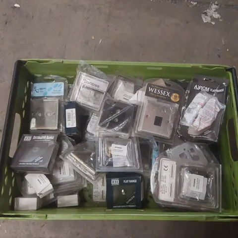 LOT CONTAINING A VERY LARGE QUANTITY OF ASSORTED LIGHT SWITCHES ECT