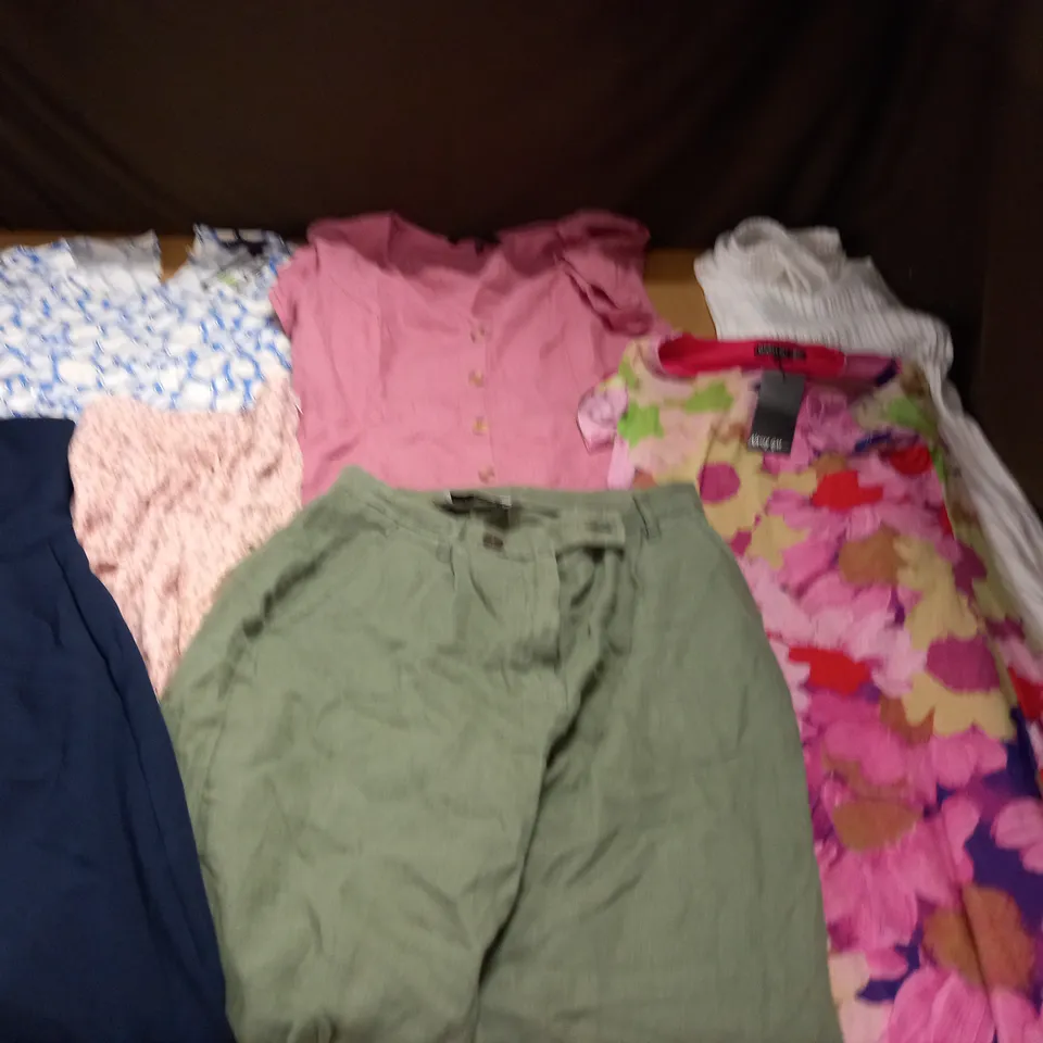 LARGE QUANTITY OF ASSORTED CLOTHING ITEMS TO INCLUDE M&S, NASTY GAL AND PRETTYLITTLETHING